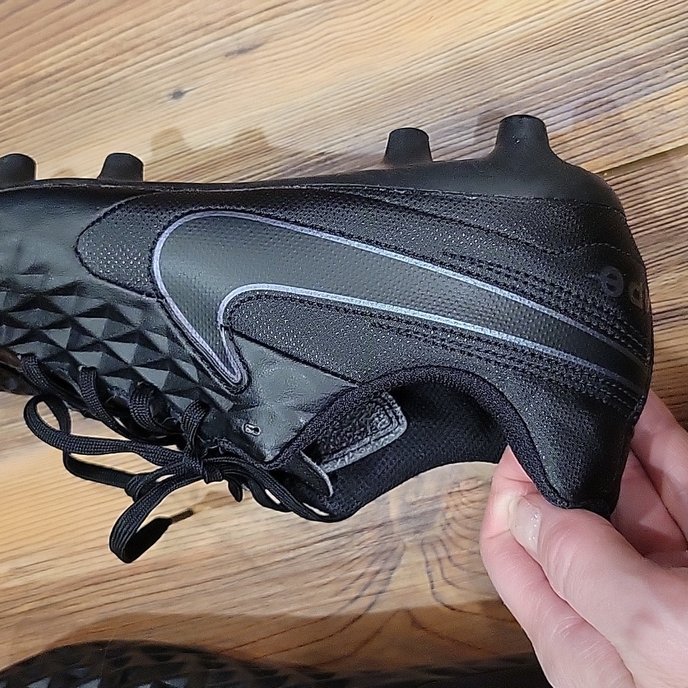 Nike tempo soccer cleats - Picture 5 of 6